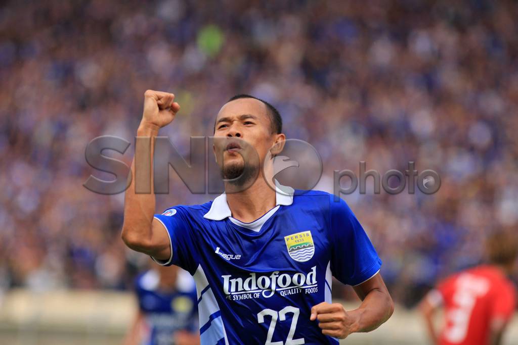 Main Imbang 3-3, Persib...
