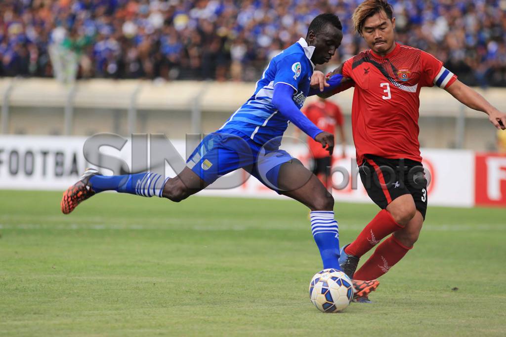 Main Imbang 3-3, Persib...