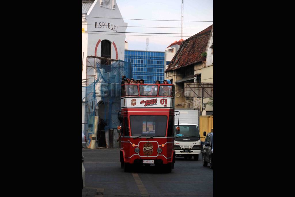 Bus Semarjawi Ikon Wisata...