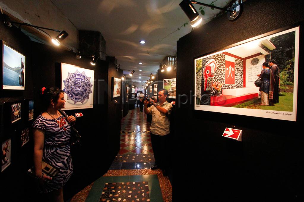 Mensos Resmikan Pameran...