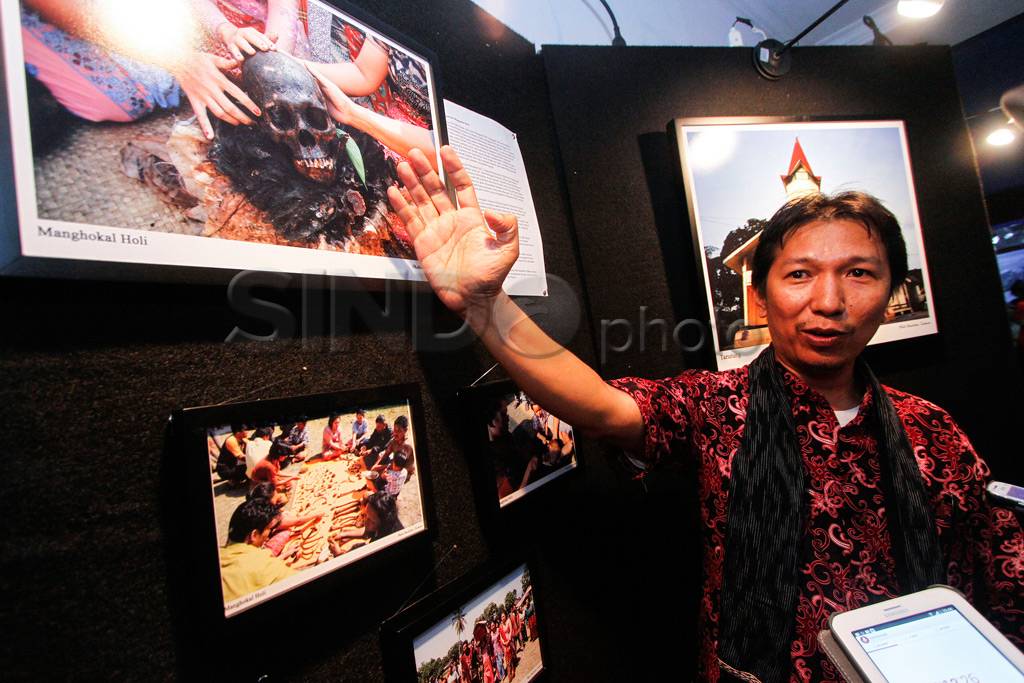 Mensos Resmikan Pameran...