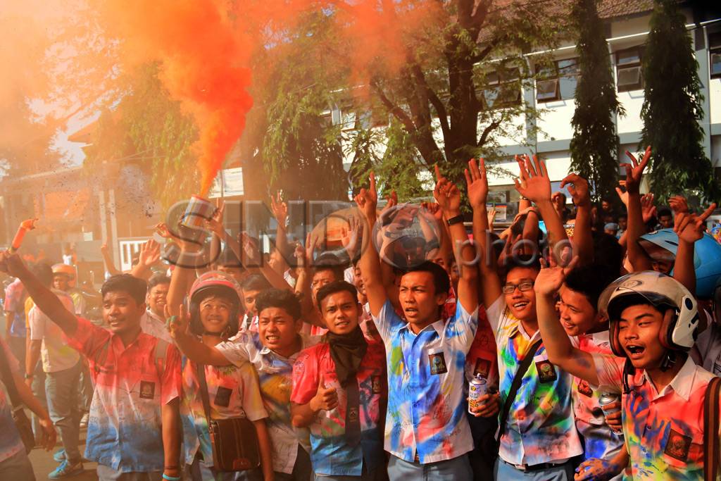 Aksi Corat-Coret Masih...