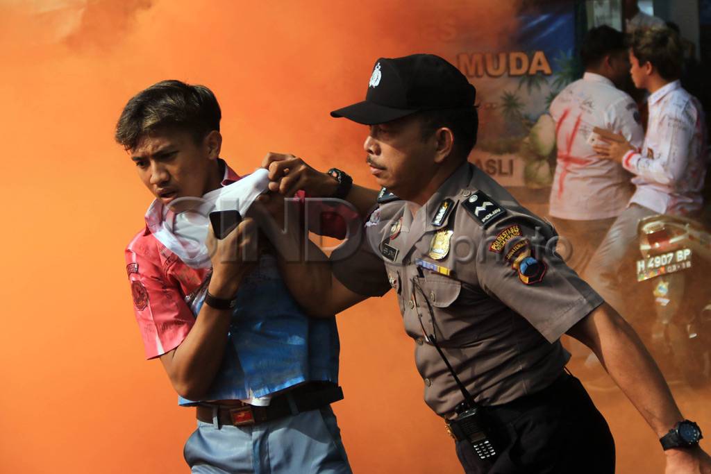 Aksi Corat-Coret Masih...