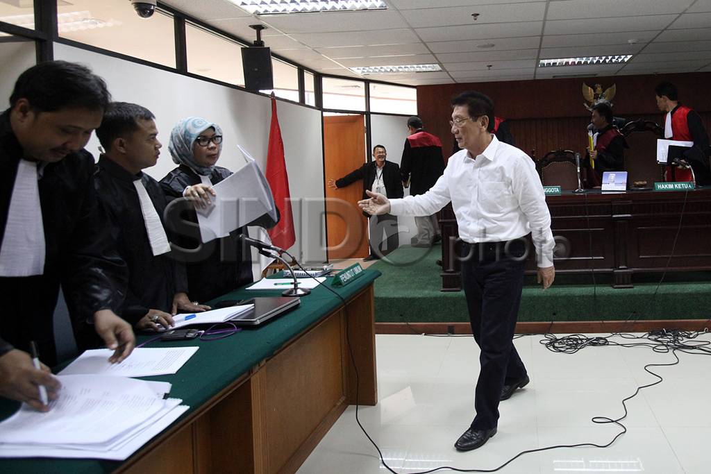 Sidang Perdana Willy...