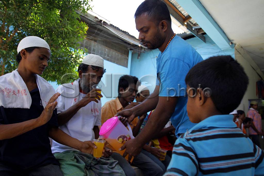 Imigran Rohingya Dipindahkan...
