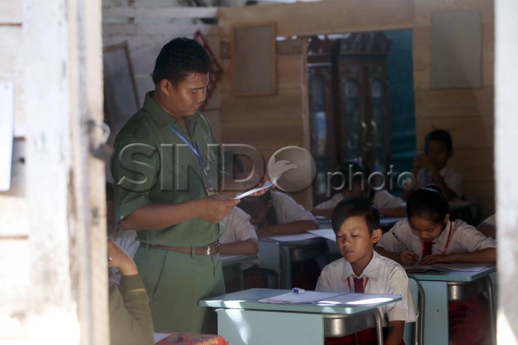 Ujian Nasional Di Bawah...