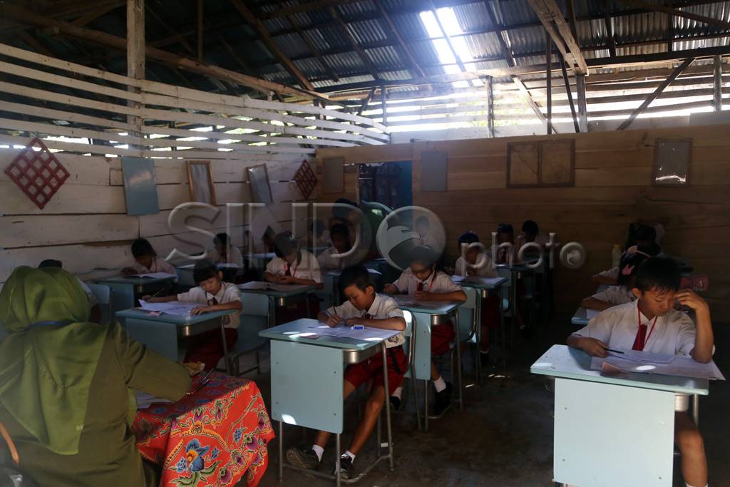Ujian Nasional Di Bawah...