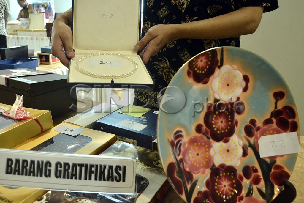 Lelang Barang Gratifikasi