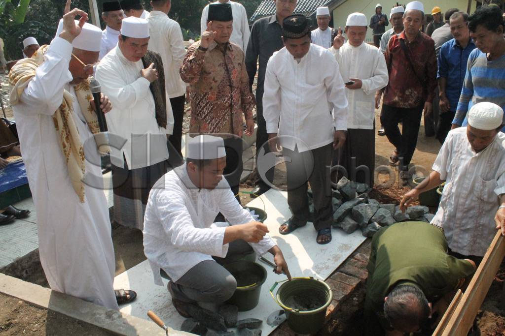 Hidayat Nur Wahid Letakkan...