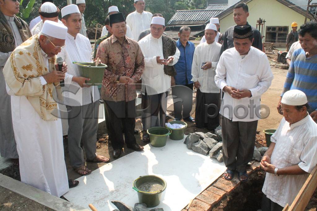 Hidayat Nur Wahid Letakkan...
