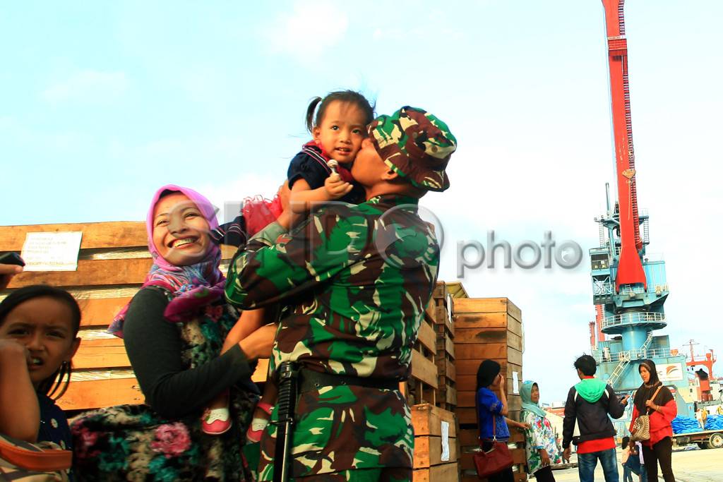 Prajurit TNI-AD Akan...