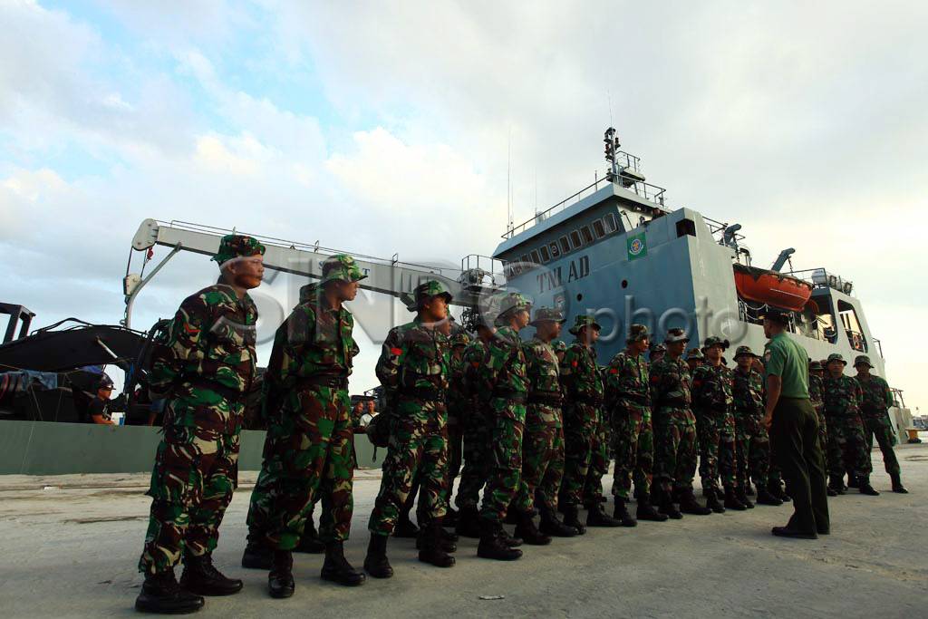 Prajurit TNI-AD Akan...