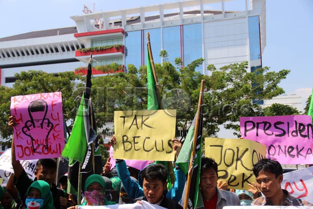 Lecehkan Profesi Wartawan,...
