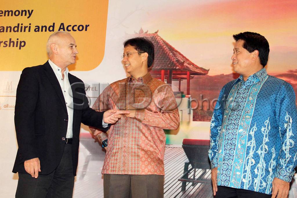 Bank Mandiri dan Accor...