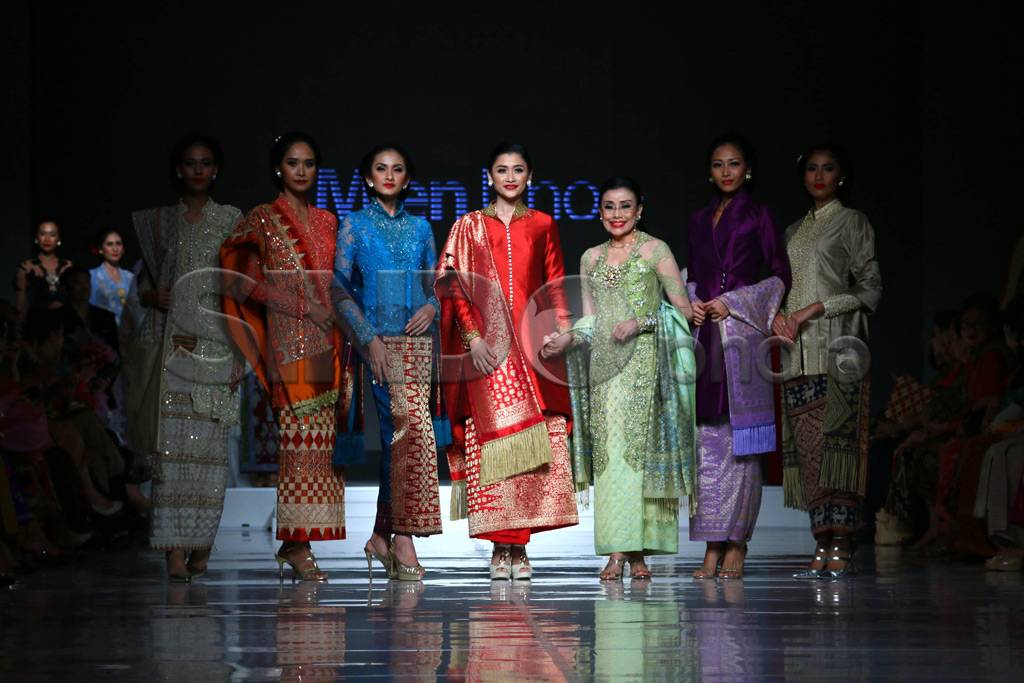 Kebaya Buka Gelaran...