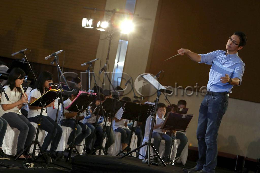 Orchestra Bangkit Untuk...