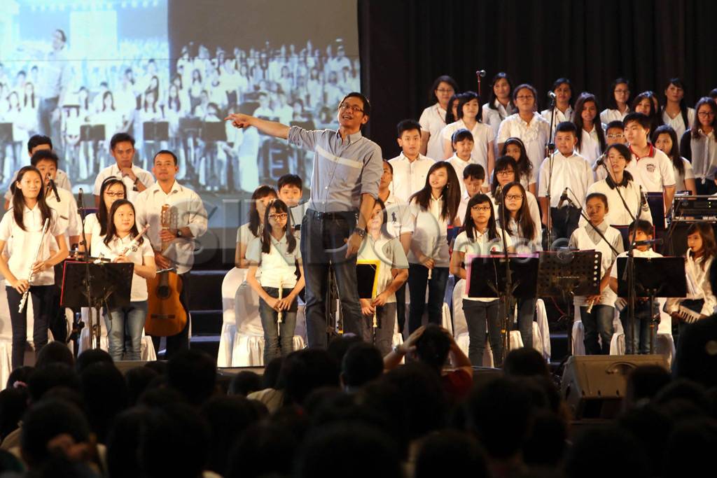 Orchestra Bangkit Untuk...