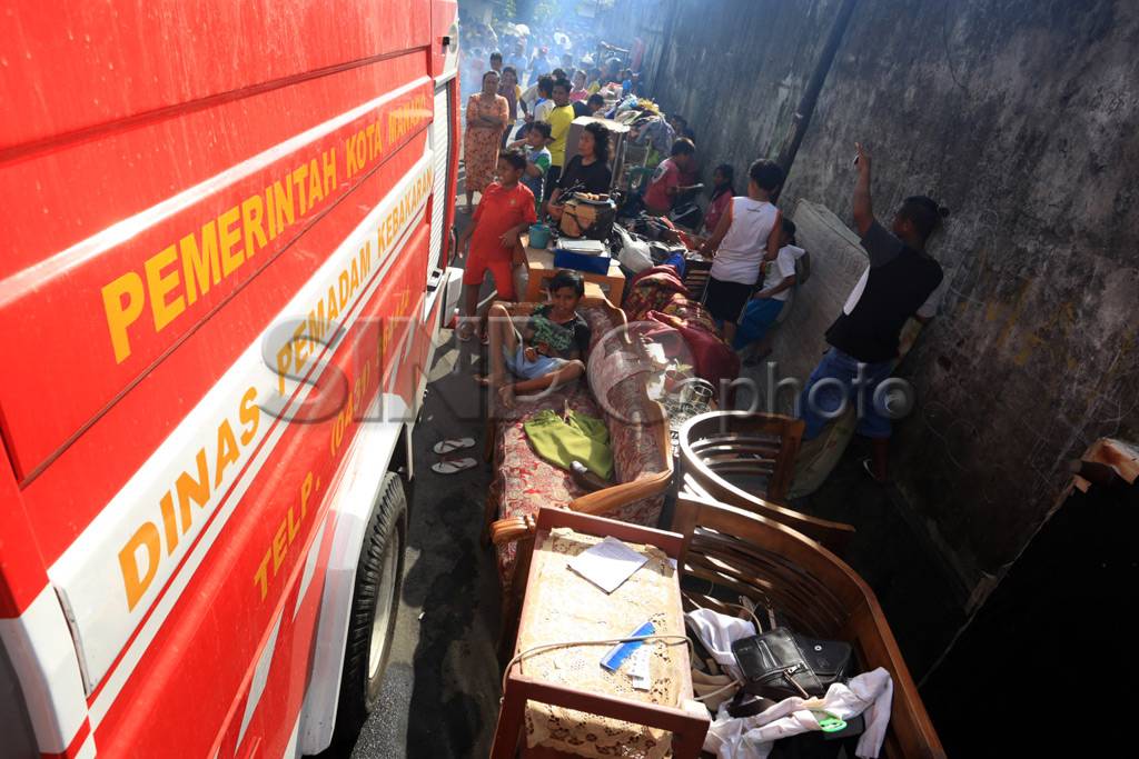Puluhan Rumah di Manado...
