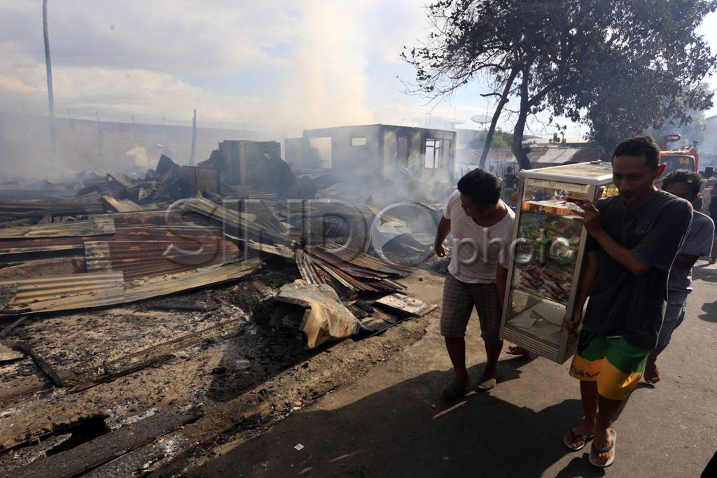 Puluhan Rumah di Manado...