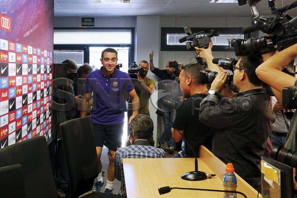 Xavi Pensiun dari Barcelona...