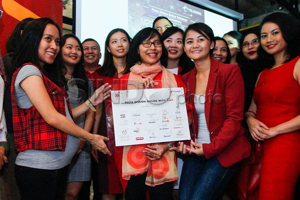 MNC Shop dan Telkomsel...