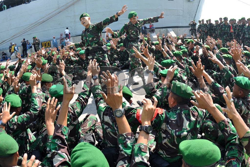 Tangis Haru Warnai Keberangkatan...