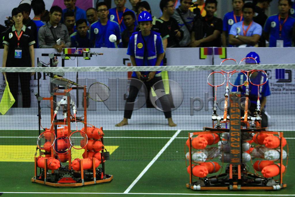 Robot Beradu Ketangkasan...