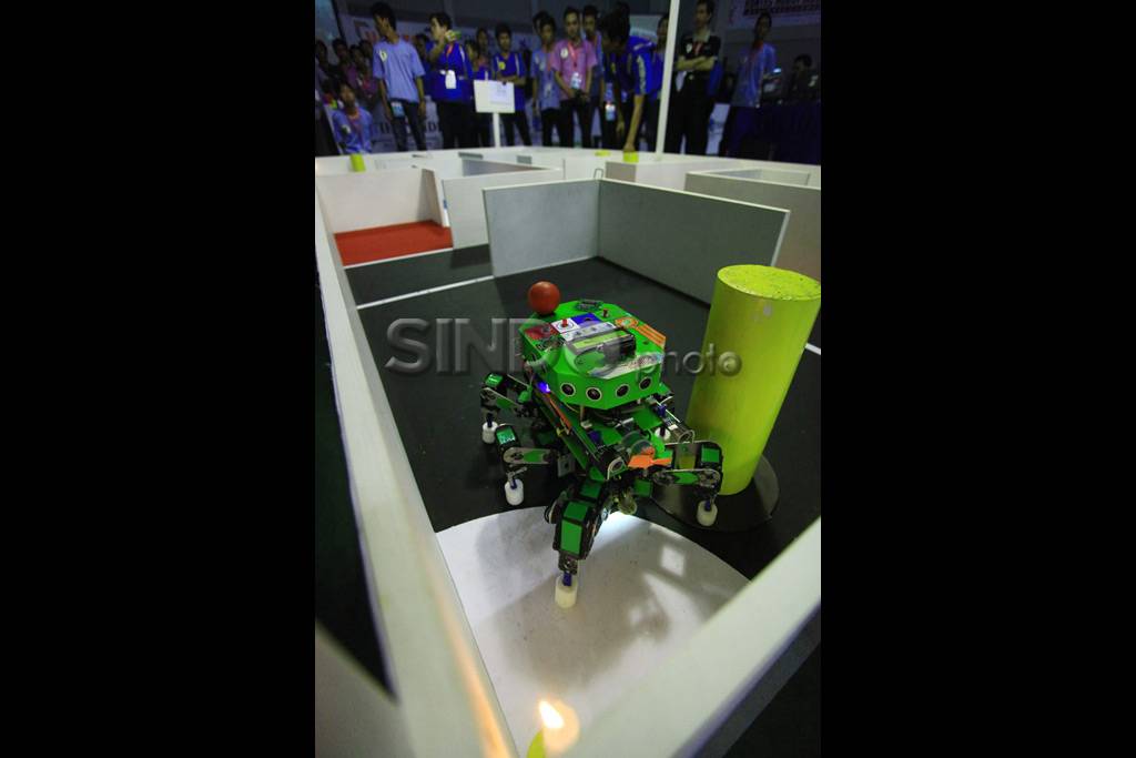 Robot Beradu Ketangkasan...