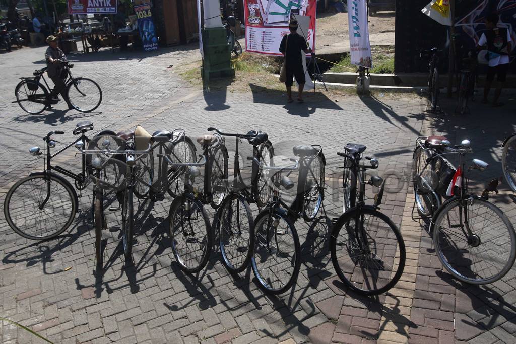 Berburu Sepeda Kuno...