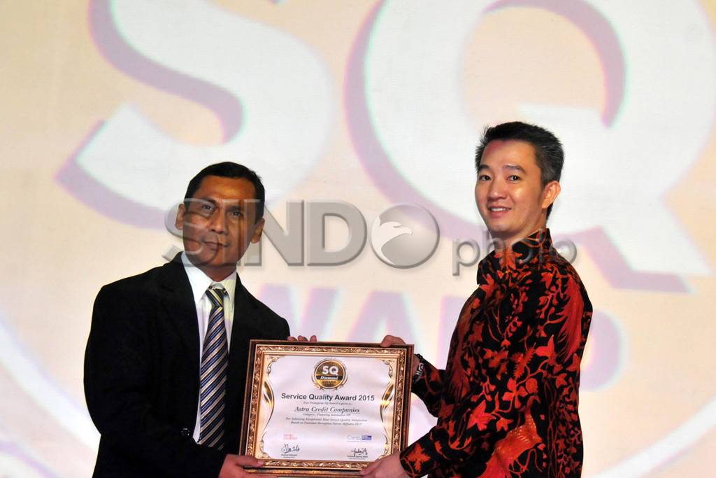 ACC Terima Penghargaan...