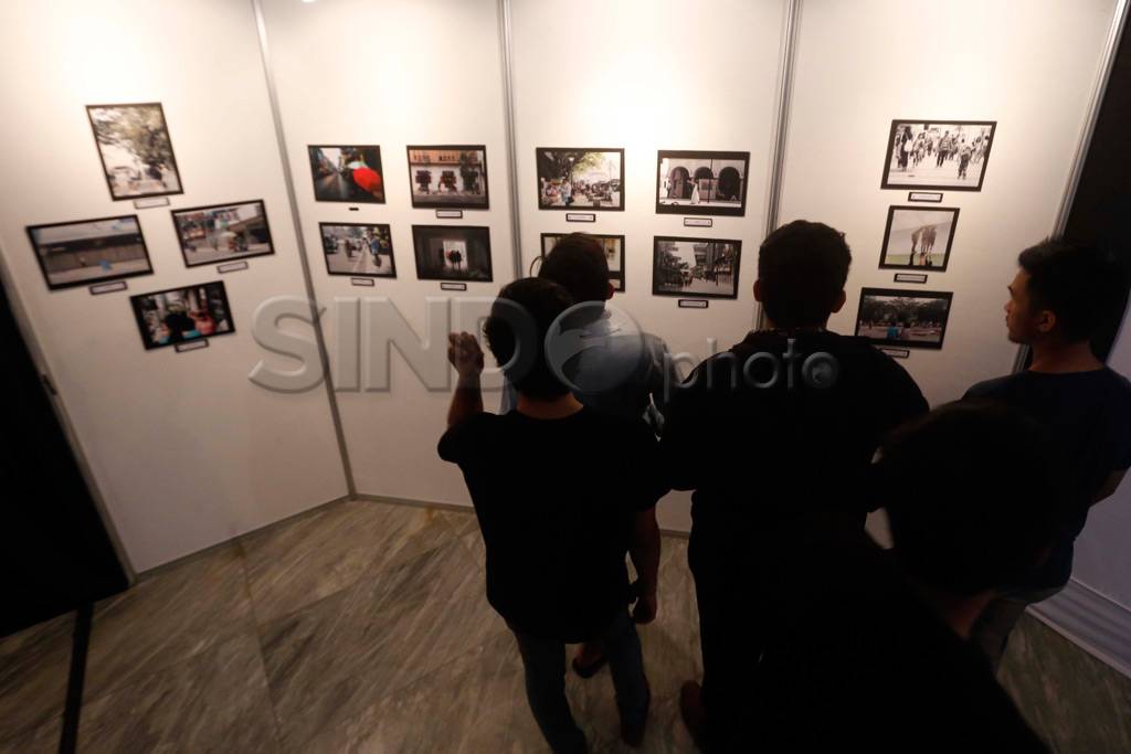 Pameran Foto Trotoar...