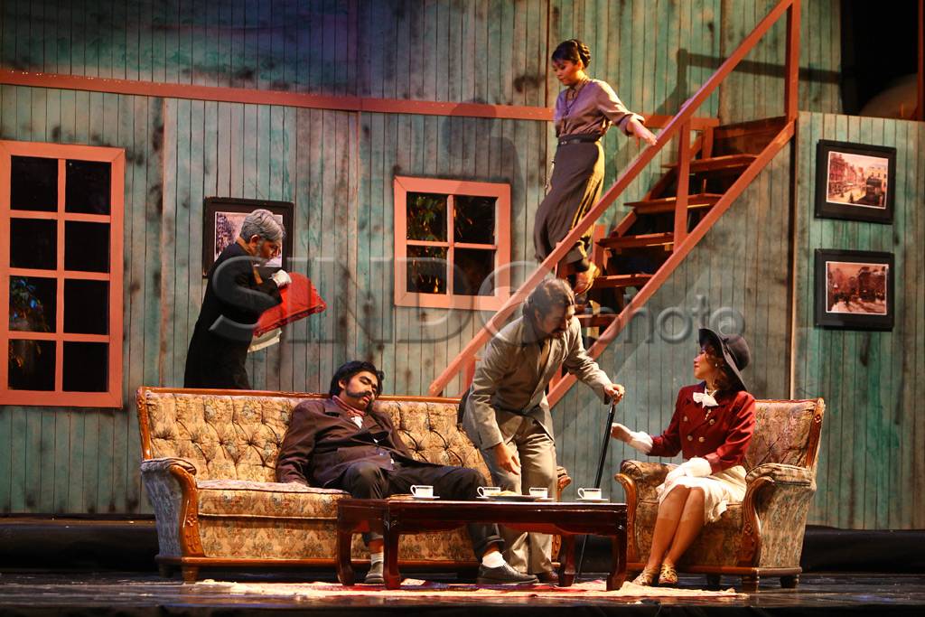 Teater Katak Pentaskan...