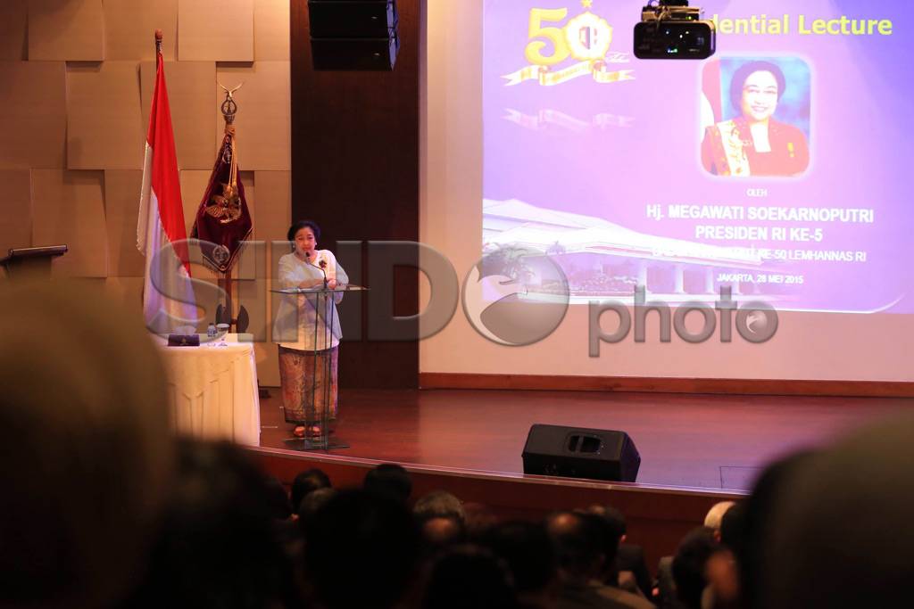 Megawati Berikan Kuliah...