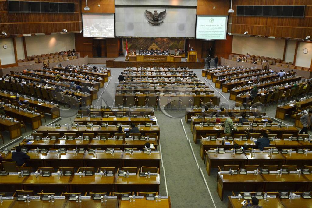 Menkeu Sampaikan Tanggapan...
