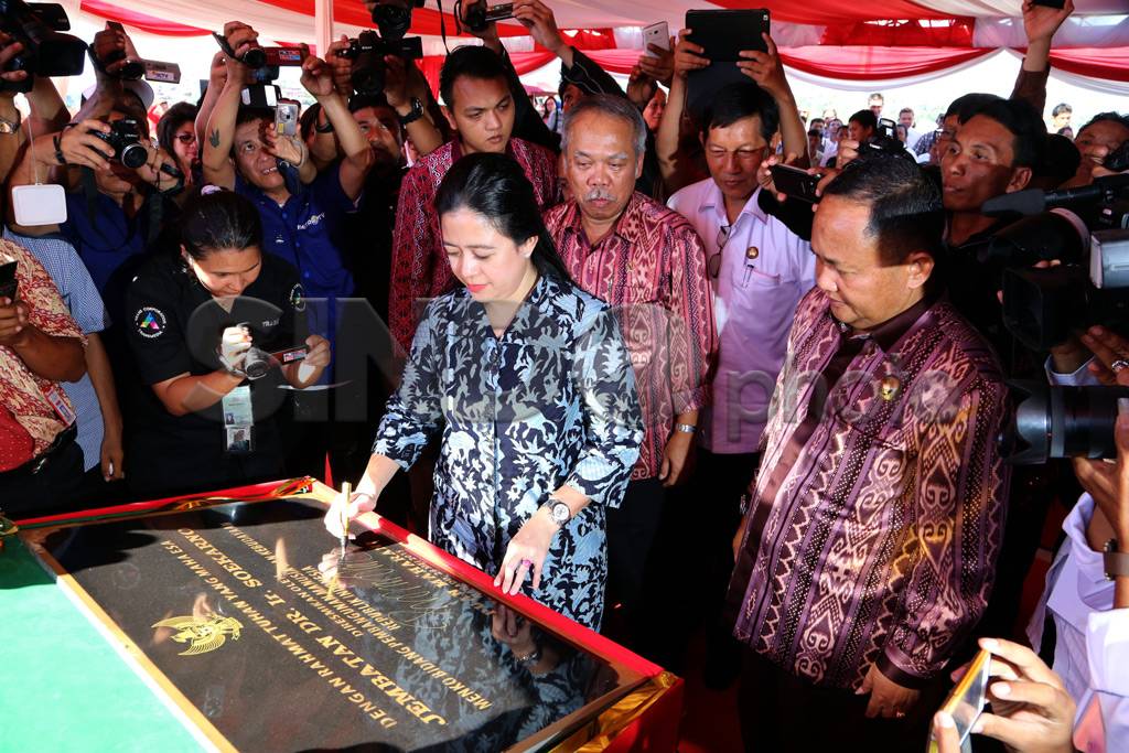 Jembatan Soekarno Diresmikan...