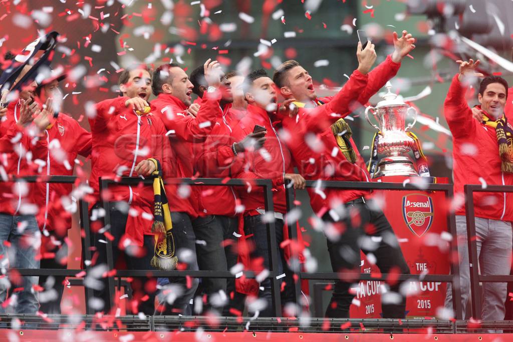 Pesta Kemenangan Arsenal...