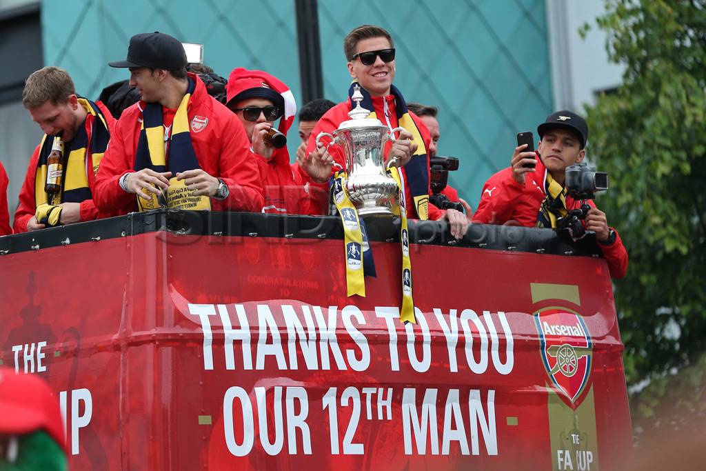 Pesta Kemenangan Arsenal...