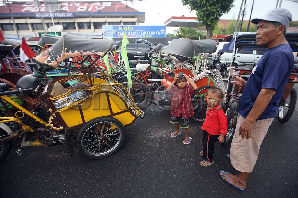Ratusan Bentor Datangi...