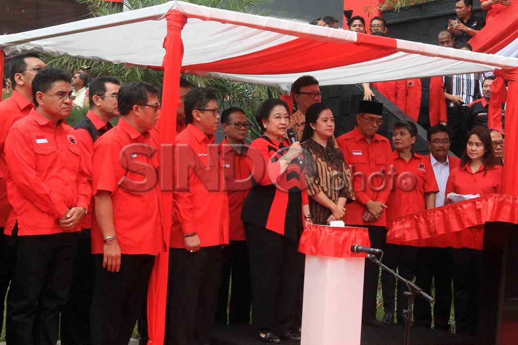 Megawati Resmikan Kantor...