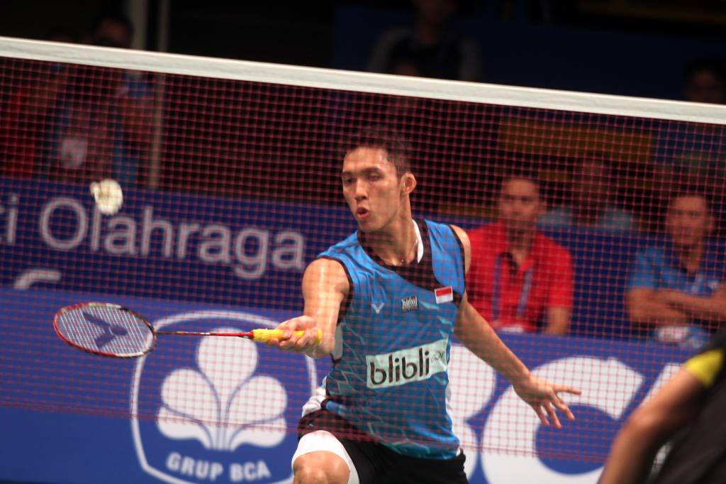 Christie Jonatan Tundukkan...
