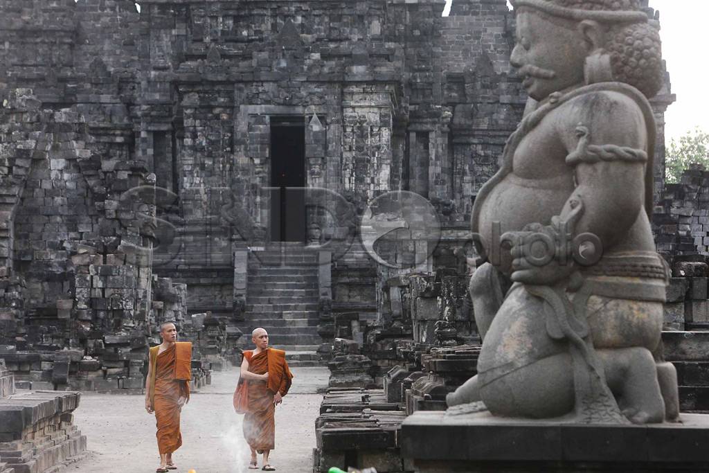 Perayaan Waisak di Candi...