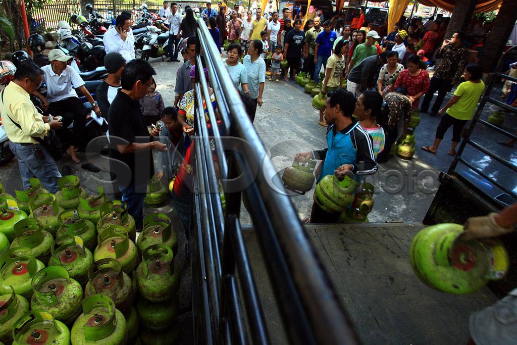 Gas Melon Langka, Warga...