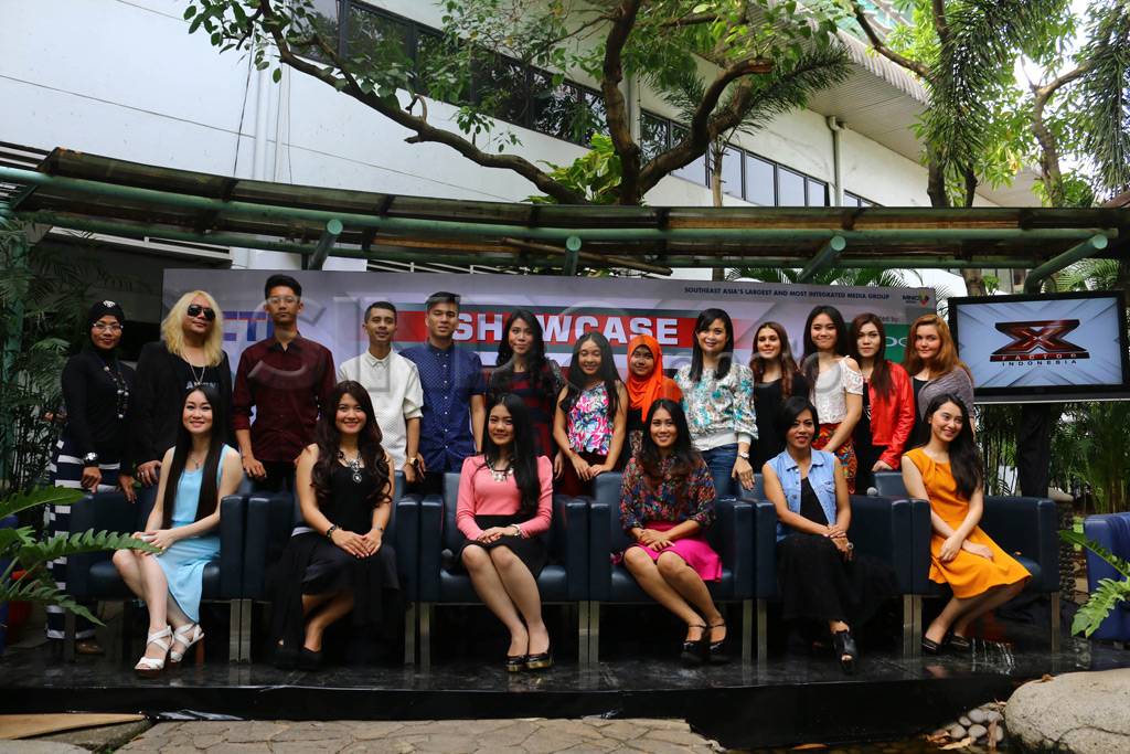 12 Finalis X Factor...