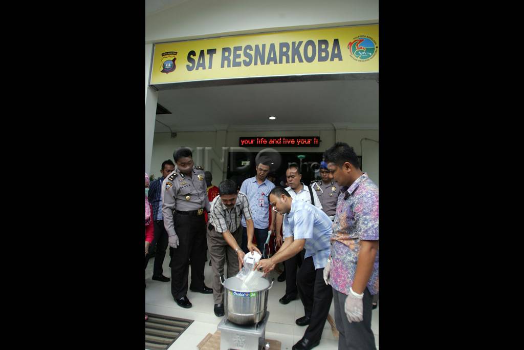 Polresta Barelang Musnahkan...