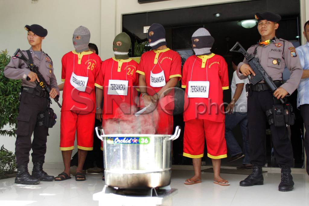 Polresta Barelang Musnahkan...