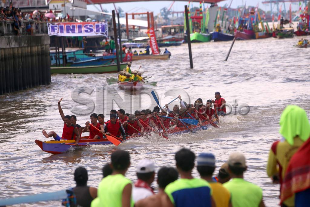 Lomba Perahu Bidar Meriahkan...