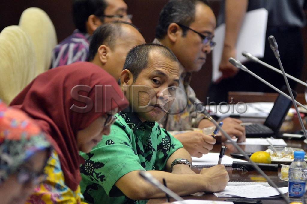 Komisi V DPR Gelar Raker...