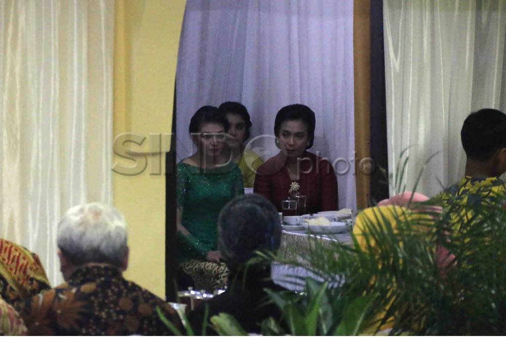 Prosesi Tembungan, Keluarga...