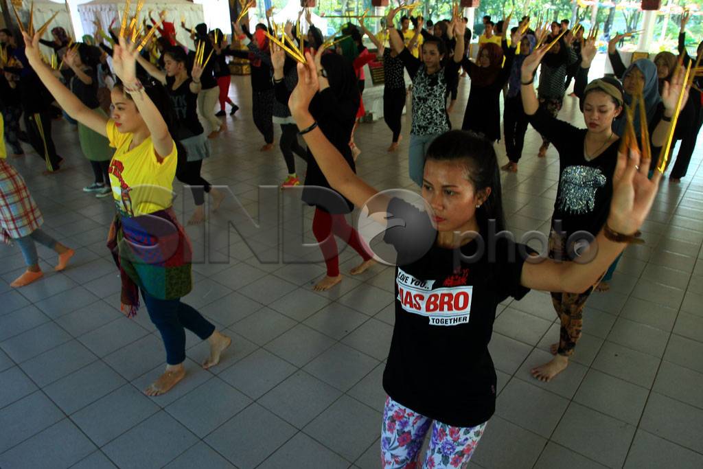 Persiapan Akhir Festival...