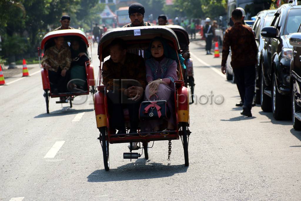 Becak Antar Jemput Tamu...